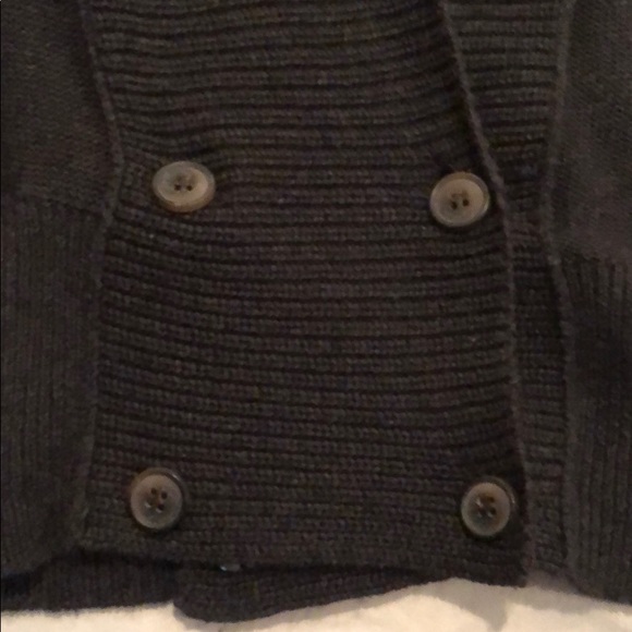 Cute crop sweater vest! - Picture 2 of 5